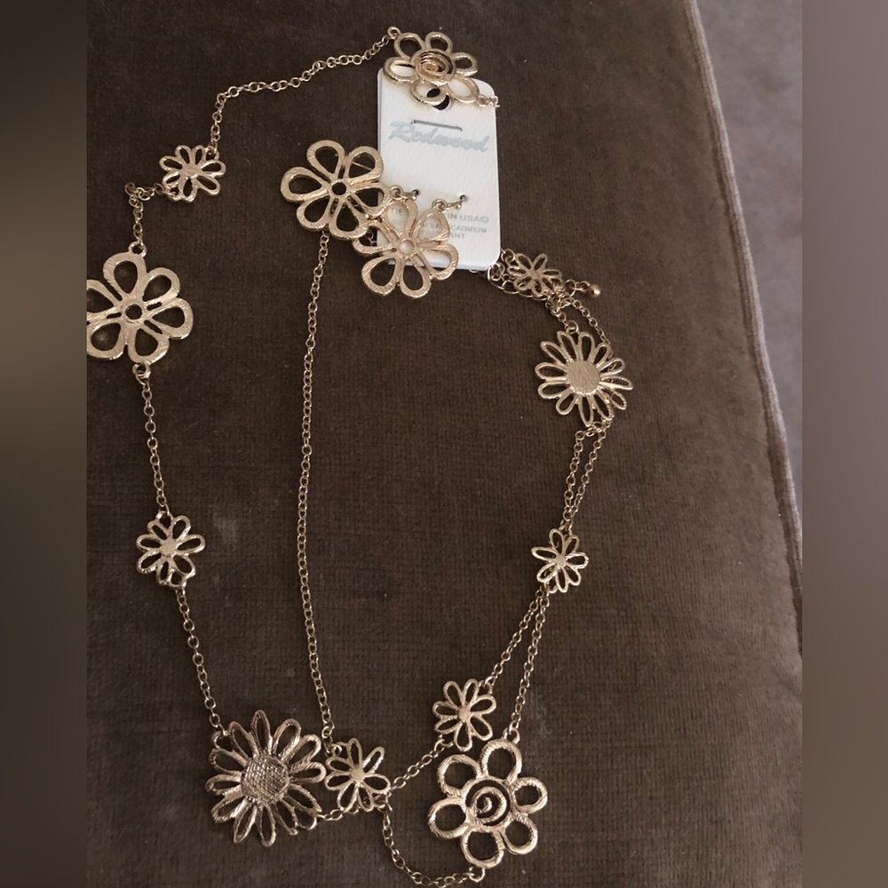 4-sale Redwood Daisy Costume Jewelry Set- 633 $20 or $15 w/offer